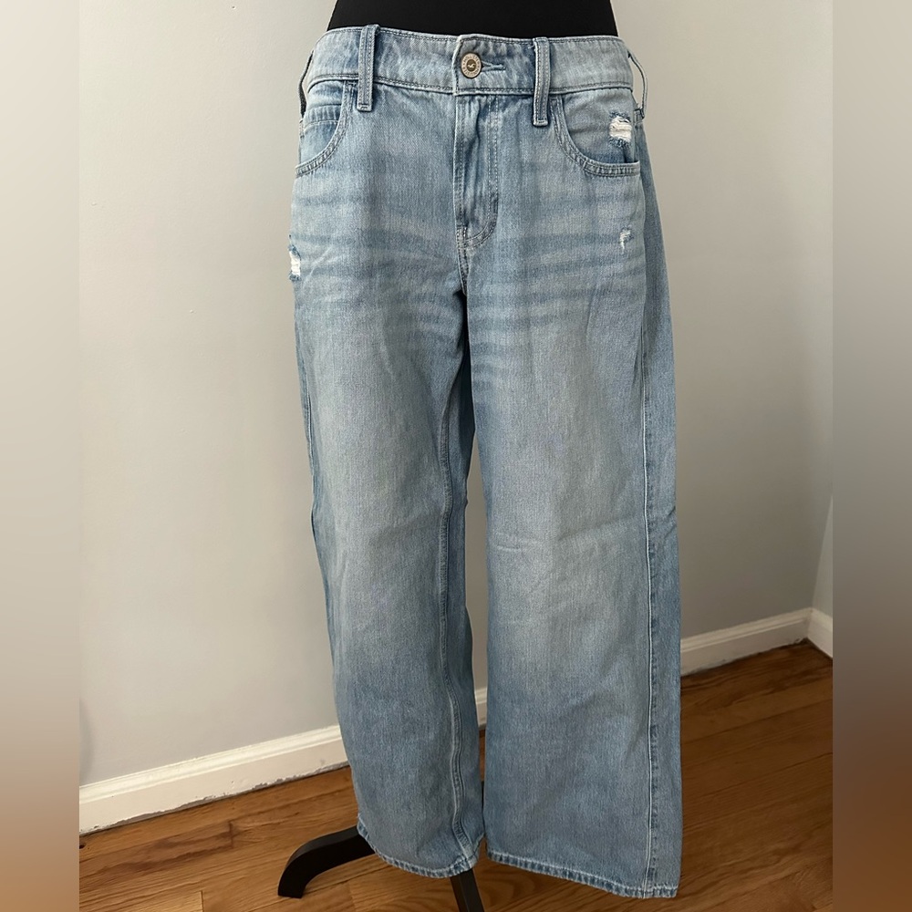 Hollister Women's Relaxed Light Blue Jeans